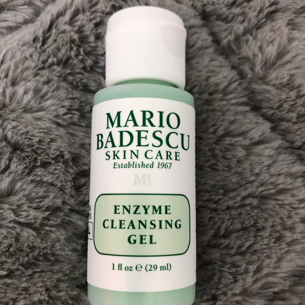 SOLD -  🌺5x$25- Mario Badescu Enzyme Cleansing Gel